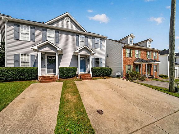 3rd image of 2425 Bay Harbor Dr