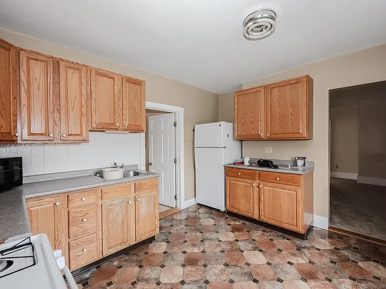 14 Chestnut St #2 — Photo 7