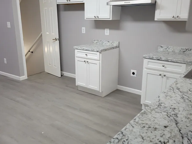 28 N Clinton St — Photo 9