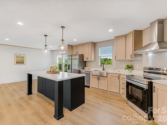 2nd image of 817 Jupiter Rd