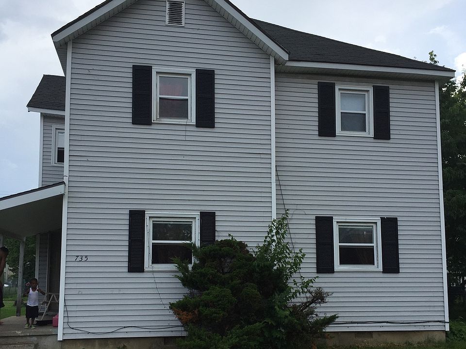 2nd image of 735 N Jefferson St
