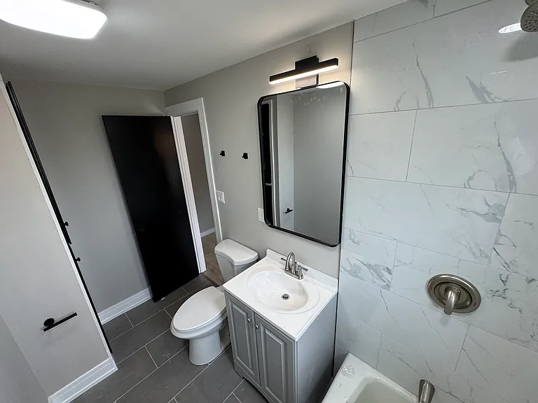 16439 Cottage Grove Ave — Photo 15