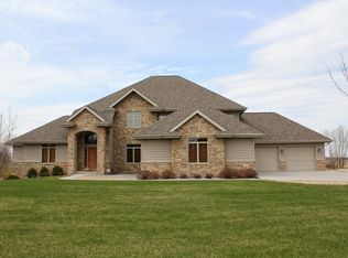 3564 Dekalb Ln, Neenah, WI 54956