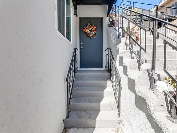 3rd image of 1319 Cypress Ave APT 1