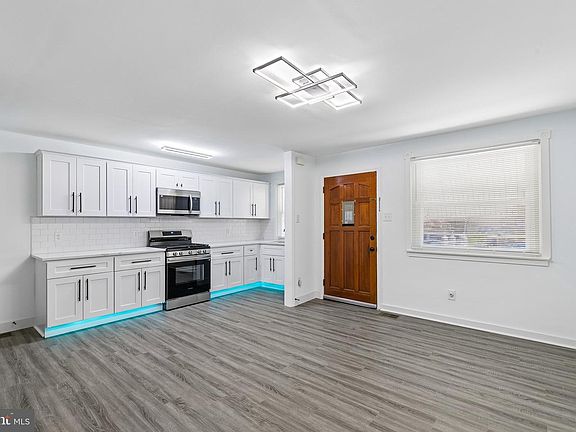4th image of 5836 Bustleton Ave
