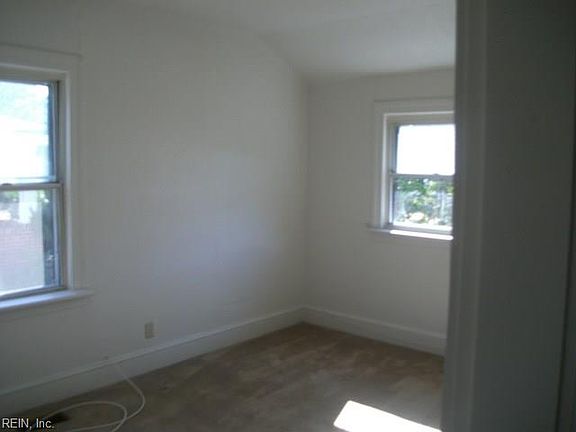 4th image of 1540 Chela Ave APT E