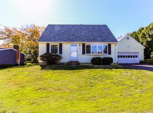 34 Oliver St, Haverhill, MA 01832