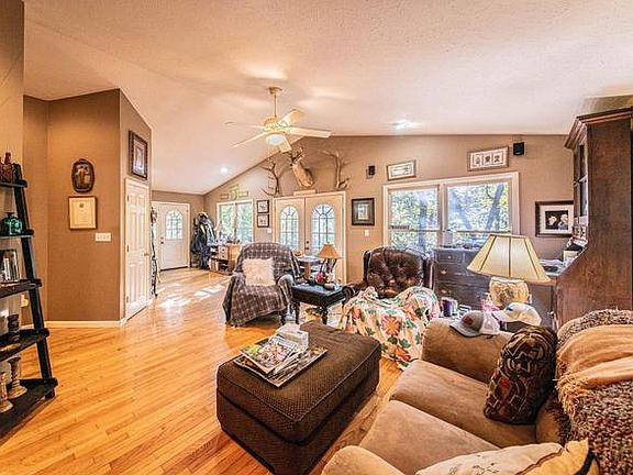 2nd image of 255 Paddle Wheel Rd