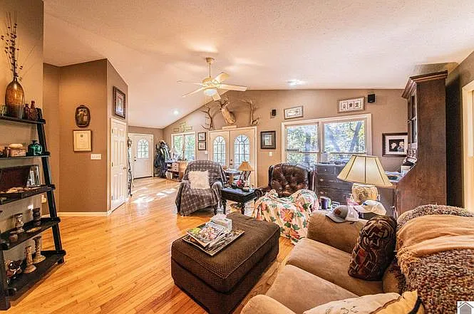Building Photo - 255 Paddle Wheel Rd