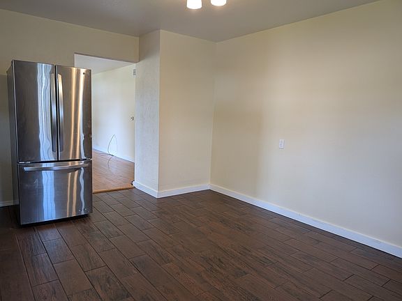 3rd image of 221 Sage Rd