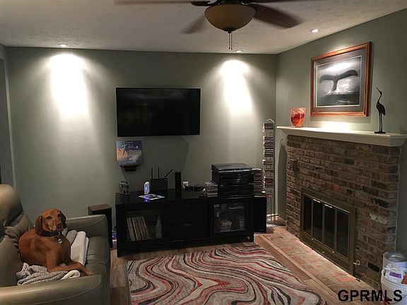 2nd image of 904 Brenton Ave