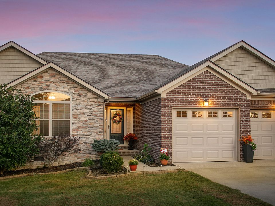 1st image of 320 Windy Oaks Cir