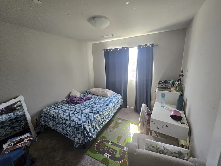9424 N Alder St — Photo 18