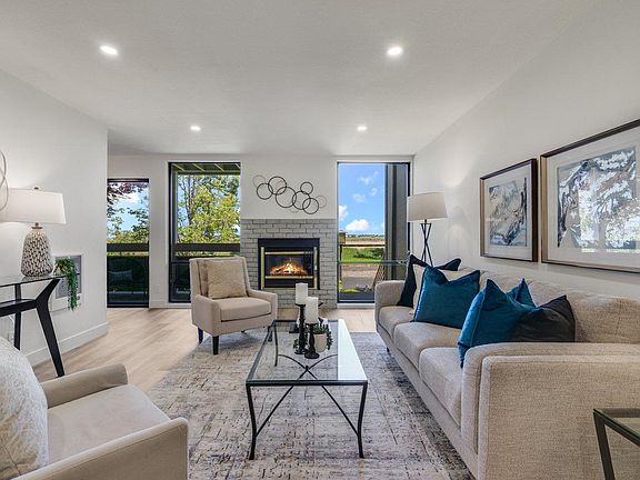 4th image of 1051 Beach Park Blvd #220