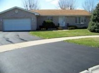 2037 Kettle Ct, Lansing, IL 60438