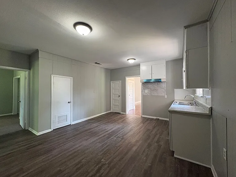 2617 Regent St — Photo 10