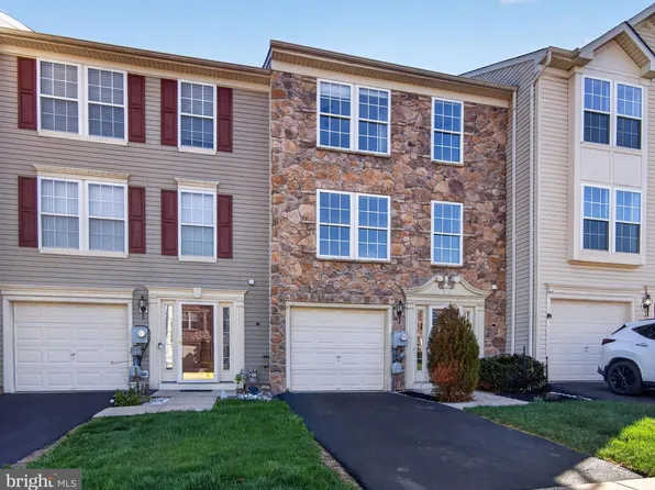 207 Windsor Ct, Quakertown, PA 18951