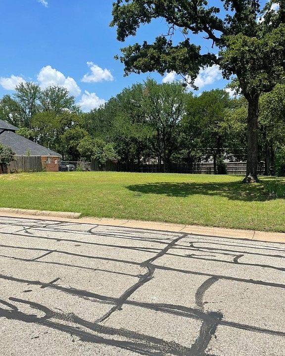 1st image of 1605 Donna Ln