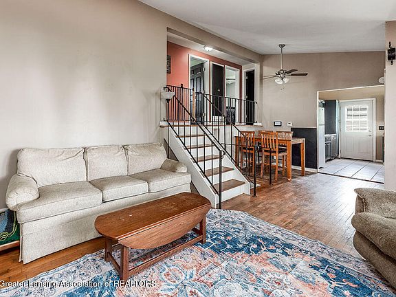 5th image of 4622 Burchfield Ave