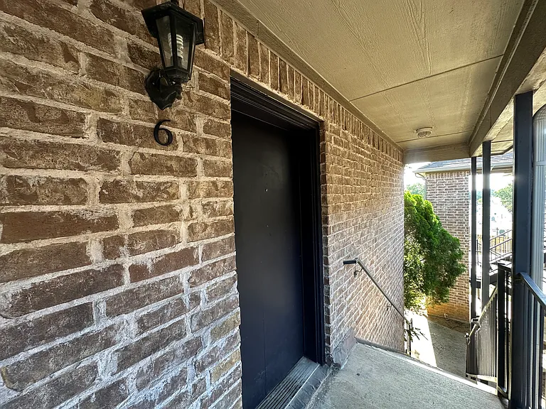 613 Bernard St #6 — Photo 3