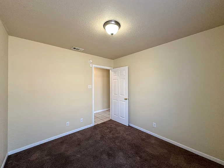 4304 Elms Run Cir — Photo 12