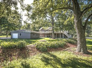 445 E Circle Dr, New Lenox, IL 60451