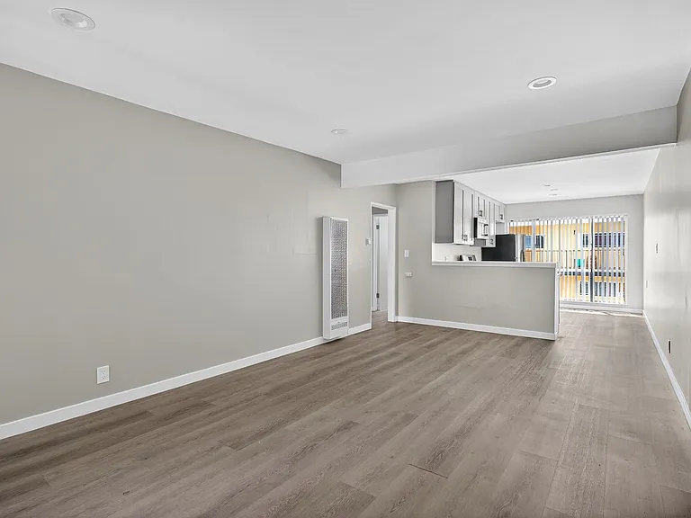 10442 Lampson Avenue — Photo 9