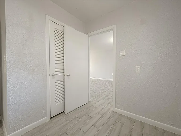 3426 Bradford St — Photo 16