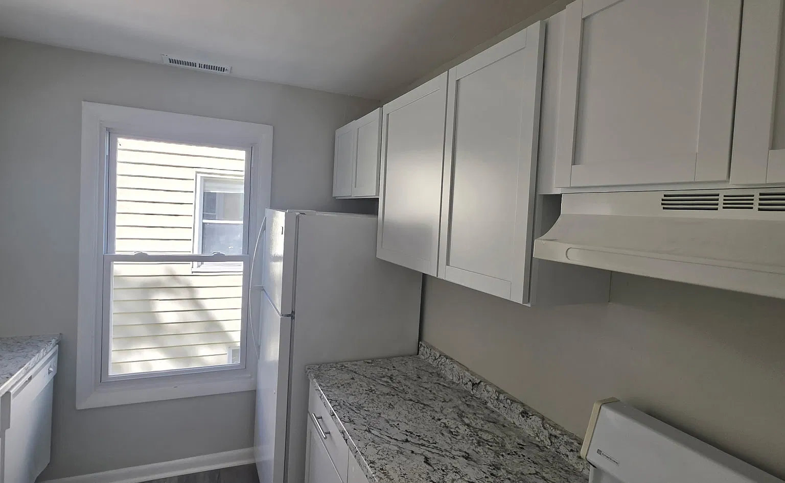 3 bed, 1.5 bath, 1200 sqft, $2,450 — Photo 4