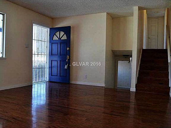 4th image of 216 S Crestline Dr