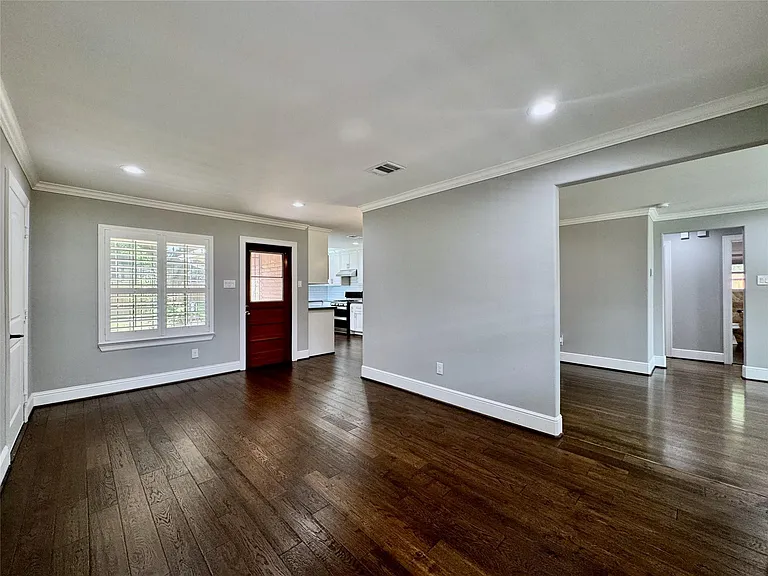 7743 Meadville St — Photo 8