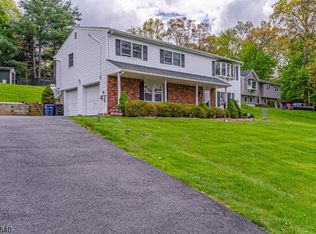 11 Green Apple Rd, Sparta, NJ 07871