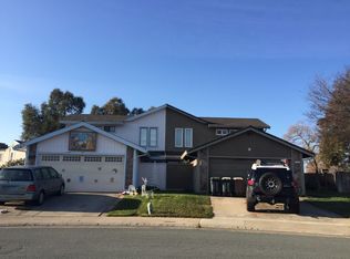 9422 Aizenberg Cir, Elk Grove, CA 95624