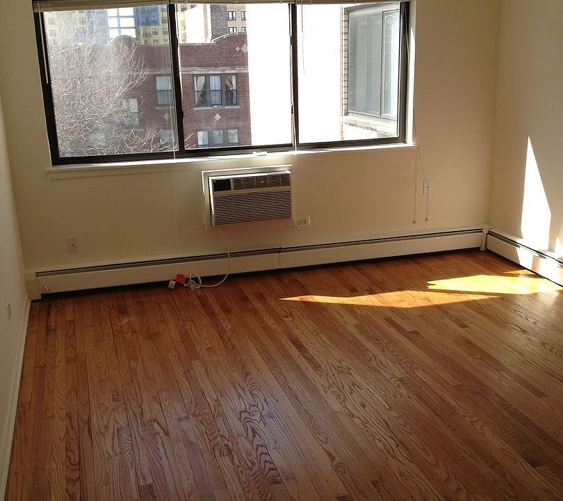1st image of 1024 W Catalpa Ave APT 510