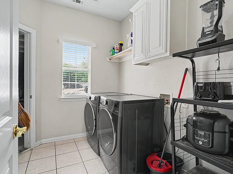 8660 Lariat Cir — Photo 16
