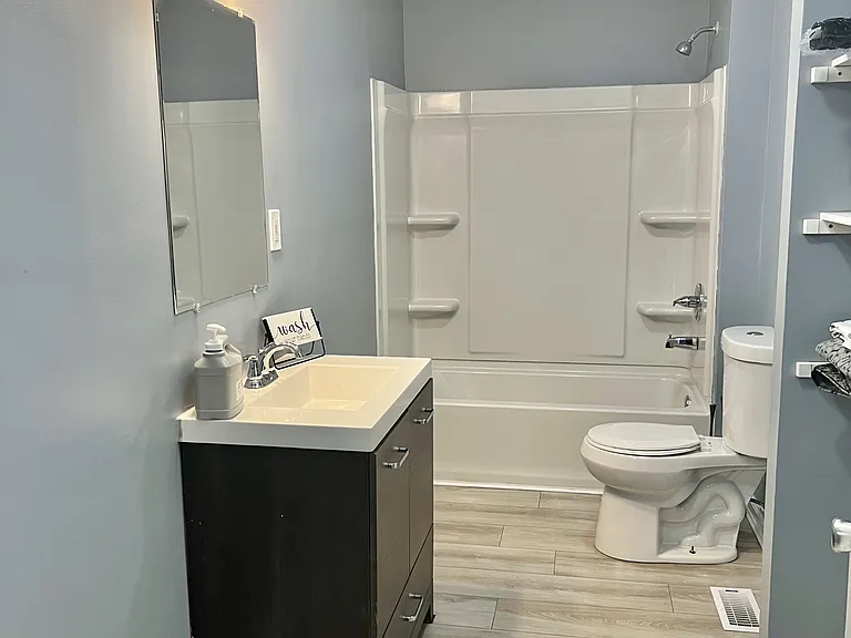 500 Beecher St #1/2 — Photo 5