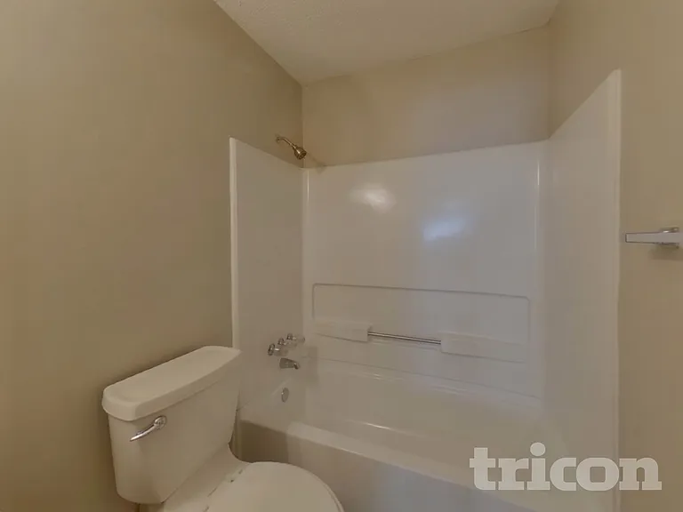 90 Chadford Rd — Photo 14