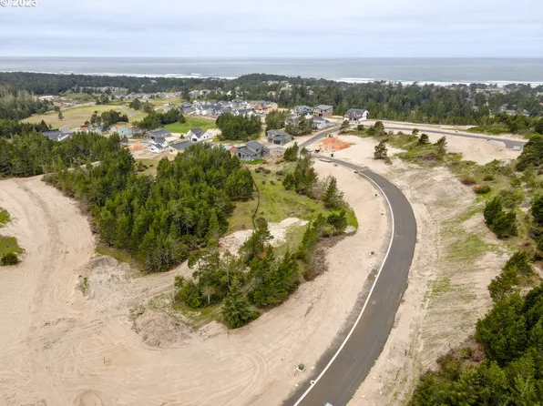 77 Meadows Dr, Manzanita, OR 97130