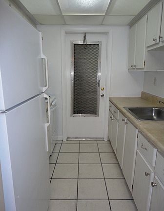 3rd image of 1524 SE 2nd St APT 8