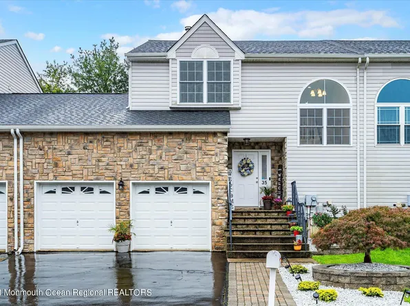 35 Barn Swallow Boulevard, Marlboro, NJ 07746