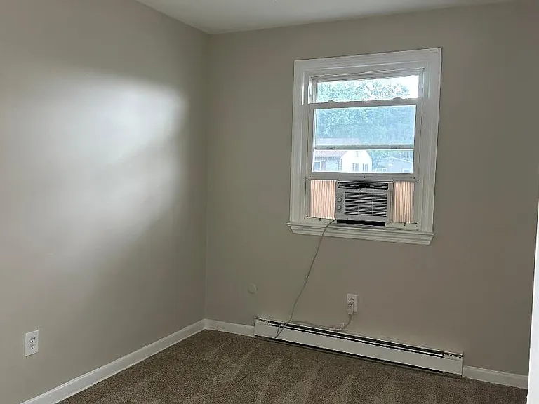 3326 Sandy St — Photo 5