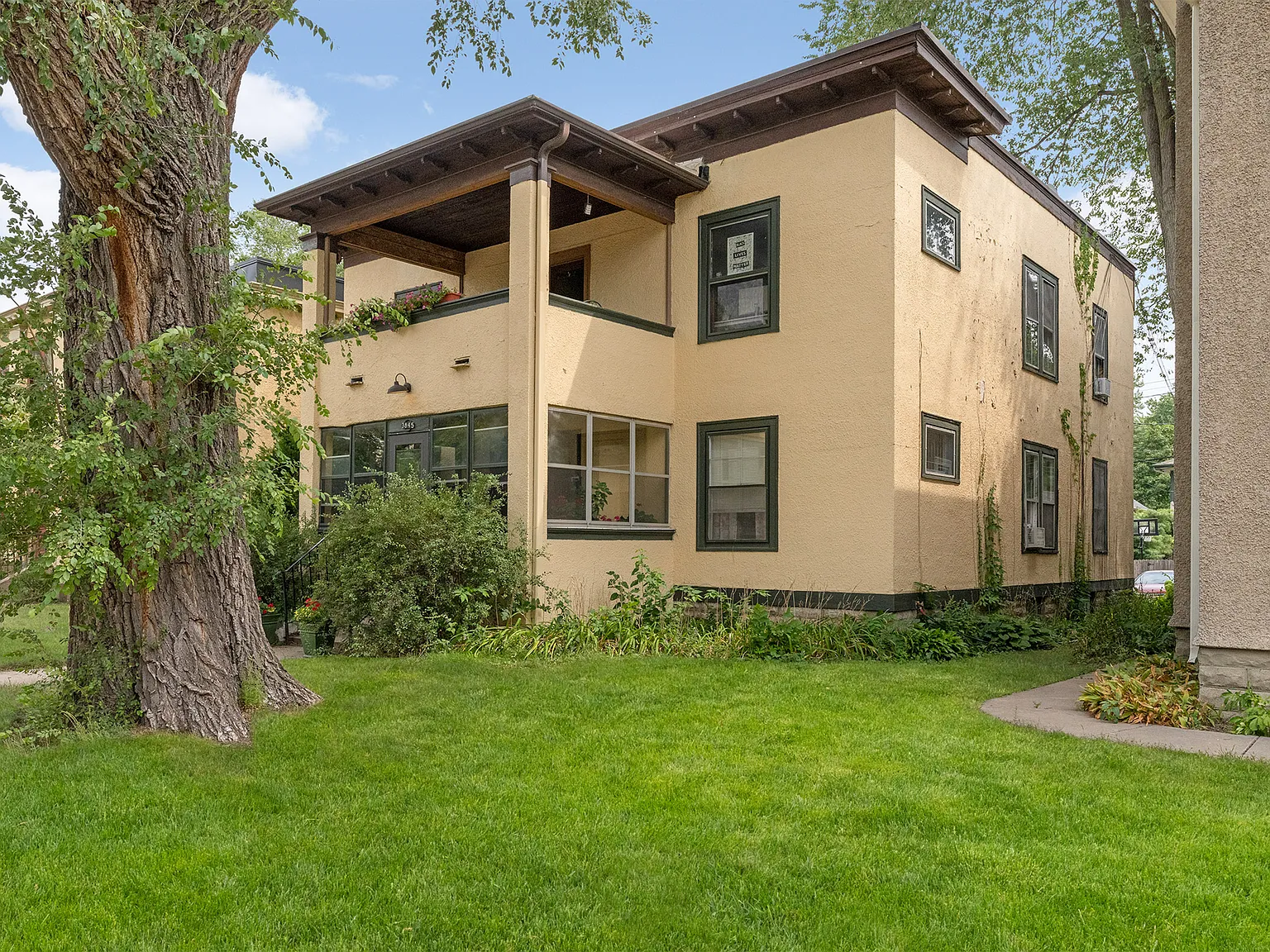 3845 Grand — Photo 3