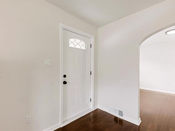 2nd image of 3646 Askew Ave