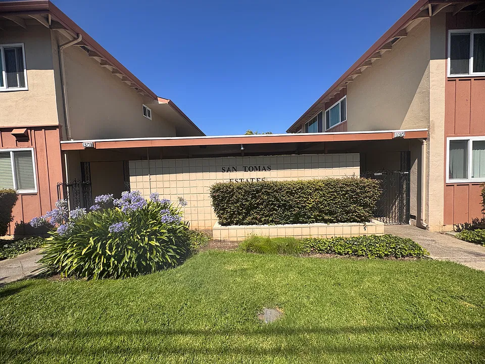 1369 Phelps Ave #12