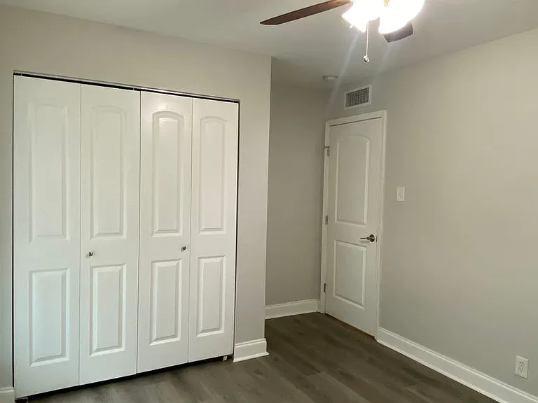 Villas At Alamo Heights — Photo 9