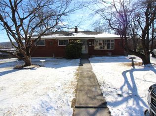 1046 Kossuth St, Freemansburg, PA 18017