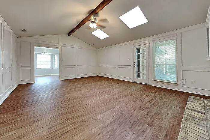 3110 Berkshire Dr — Photo 4