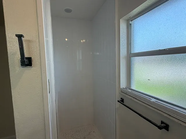 105 Sidney Ct — Photo 11
