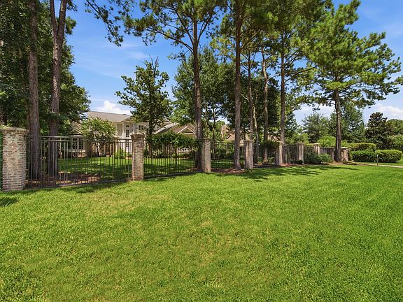 3rd image of 859 Eagle Pointe Dr