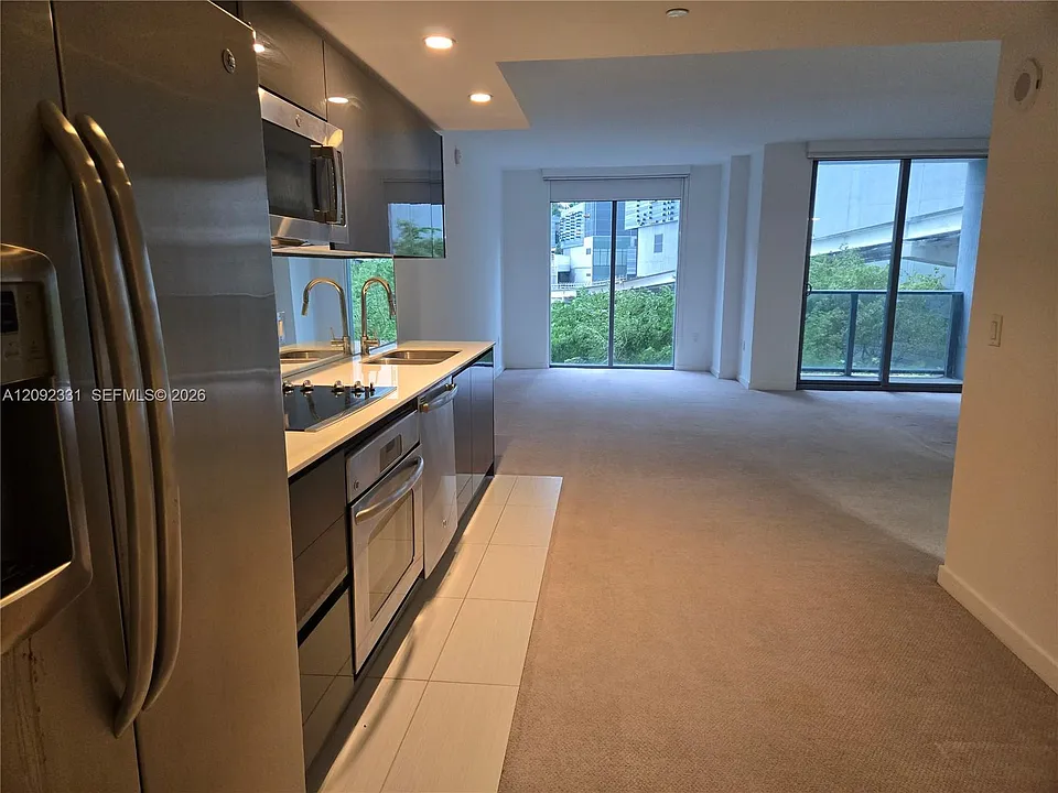 31 SE 6th St #503